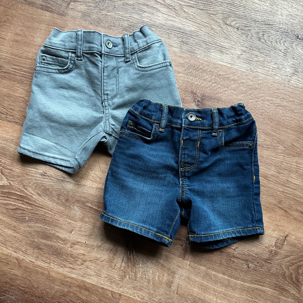 Children’s Place adjustable waist denim shorts 12-18 months